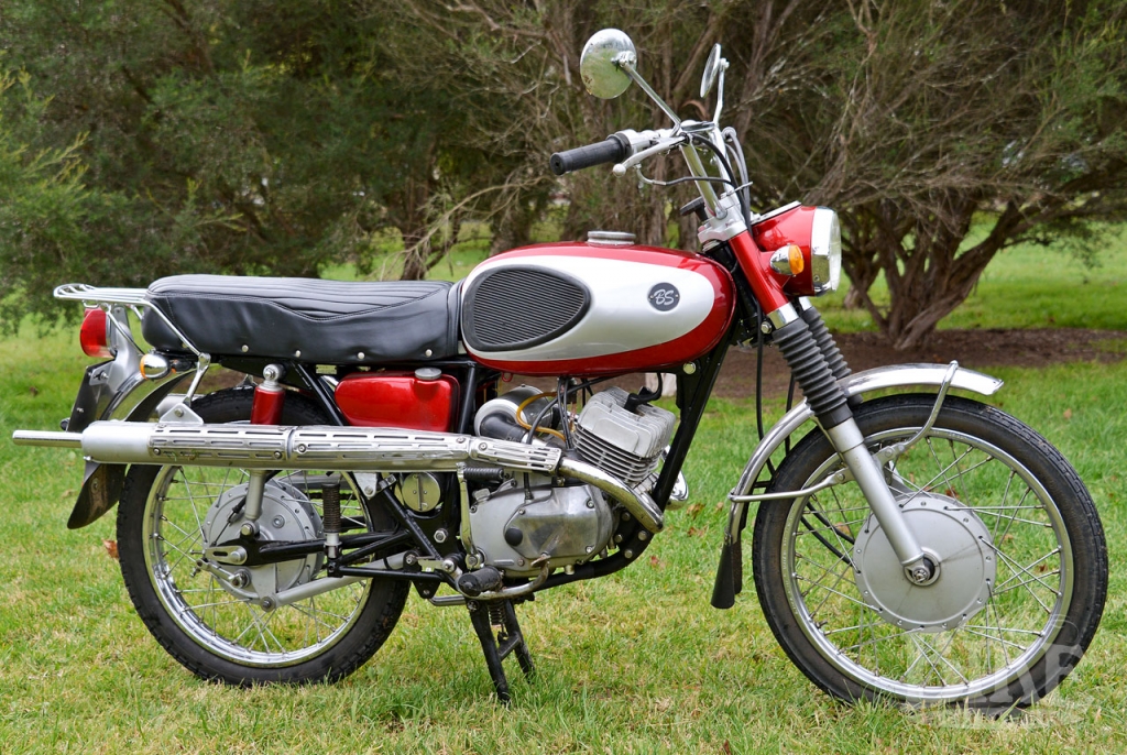 Bridgestone 175 DT The mini twin Old Bike Australasia