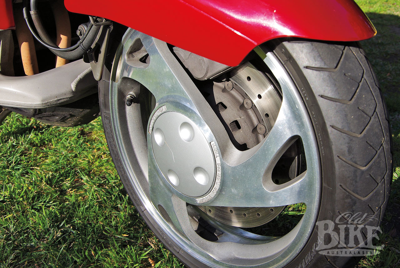 OBA67-Yamaha-GTS1000-14 - Old Bike Australasia